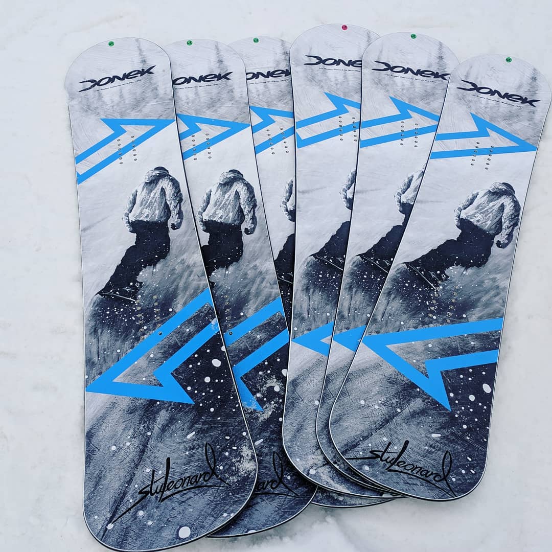 Donek snowboards custom graphics about custom snowboard